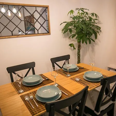 아파트 The Coffee House 트리칼라