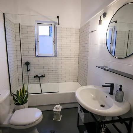 아파트 The Coffee House 트리칼라